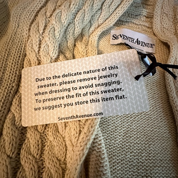 Cable Buckle Cardigan Sz M - Picture 4 of 4